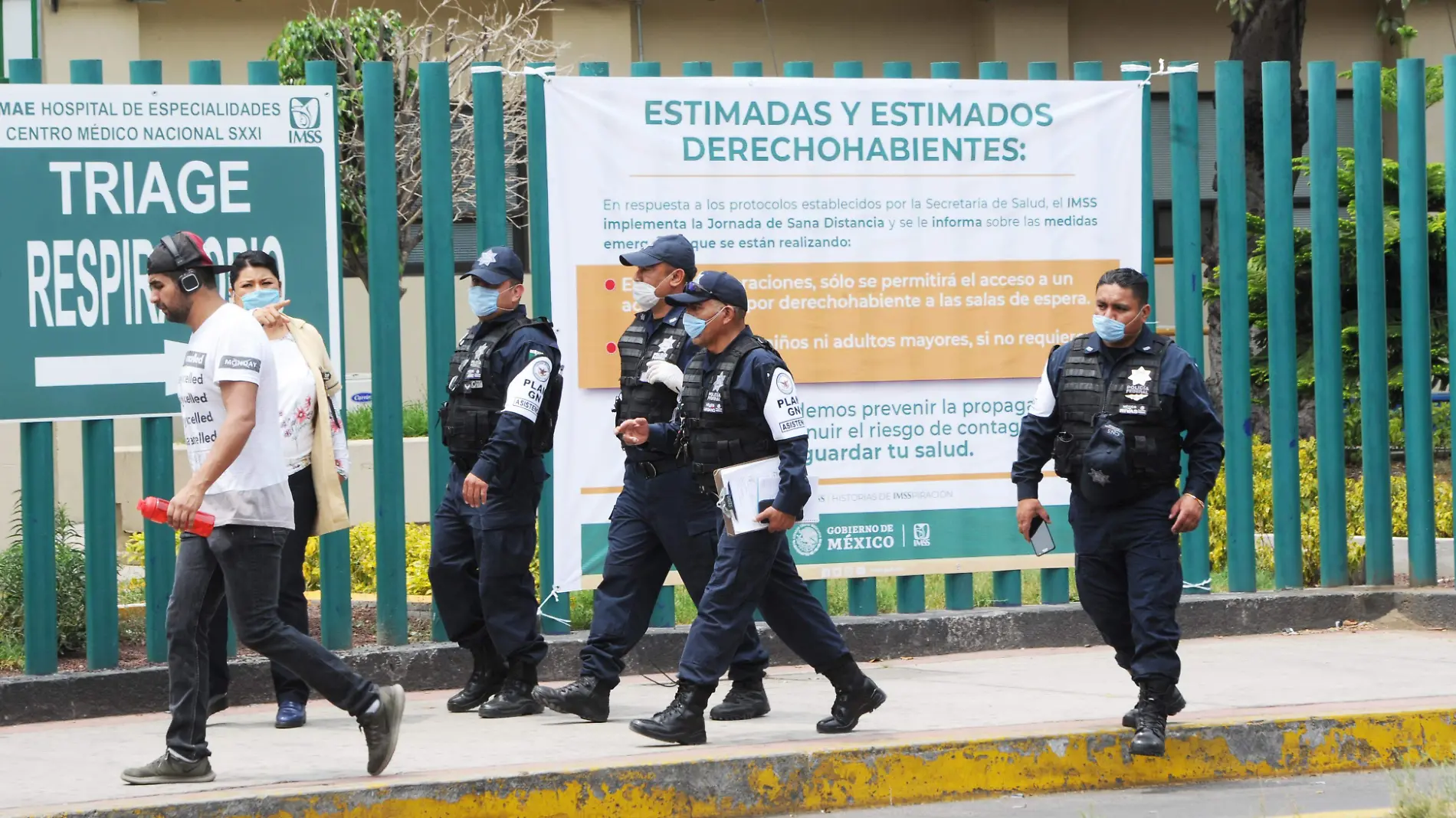 GUARDIA NACIONAL EN EL CENTRO MEDICO SIGLO XXI. Foto Mauricio Huizar (12)